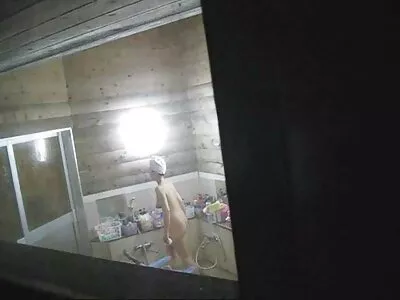 Tomboló tini meghajolt a konyhában, és kemény kalapácsot kalapált pornó film ingyen