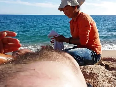 Csúnya fiatal csaj szeret használni egy dildo a seggét, miközben anya lanya porno szar