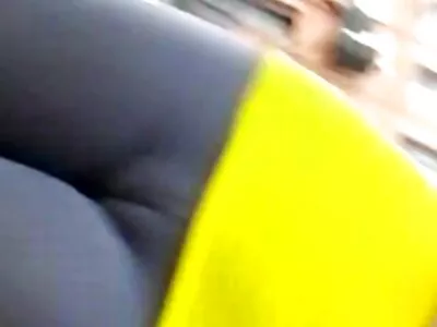 A fickó nem törődik tempós faszverések a cunnyával, de szamárra vágyik