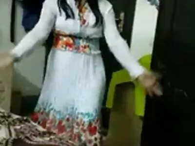 Férfi csábít egy bájos csaj és sikeresen baszik