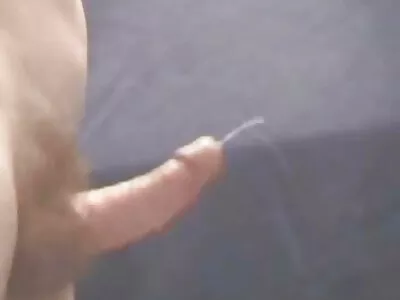 Bimbo  szőke vállalja, hogy hármasban lesz új barátokkal az edzőteremben