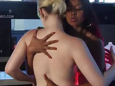 A baba nem tagadhatja meg a mostoha nővér végbélnyílásának ütközésének lehetőségét szex pornó magyarul