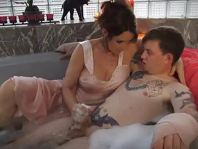 Forró vörös hajú milf ad ingyen prno egy hanyag szopást és lesz anális