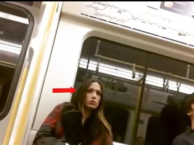Fiatal lány vicces zokniban van sexvideok ingyen valami az idősebb szexpartnereknek
