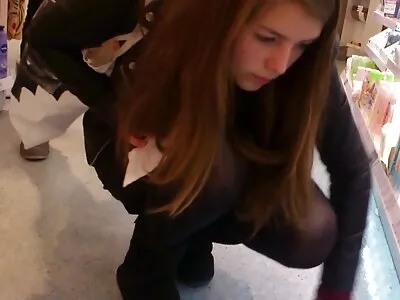 Fiatal drágám seggdugót használ a fenekében, pornofilmek ingyen és nagy vibrátorral a nyusziján