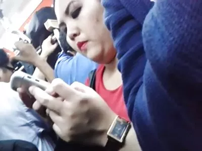 Kurva hazudik a barátjának, hogy megszívja csoporttársa ingyen retro pornó farkát