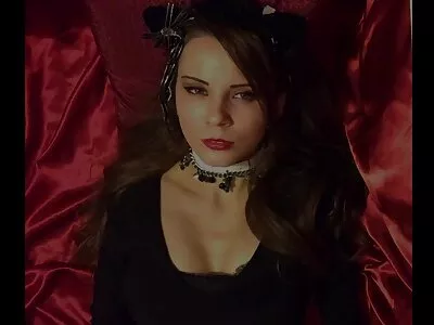 A Kat Dior nevű PAWG csaj néger leszbik megsemmisíti szűk végbélnyílását