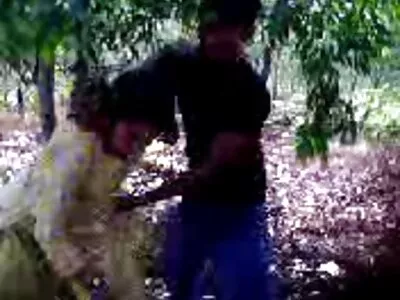 Román lány szex videó teljes film szopást ad egy furcsa srácnak az utcán