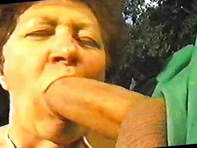 Szőke hottie  és barátnője forró leszbikus szórakozásra vágynak