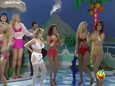 Lenyűgöző orosz szőke modell egy seggfejjel játszik a ingyen azex fenekével