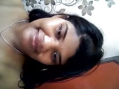 Két lenyűgözően dögös csaj ütődik egy dögös vv pandora porno hármasban