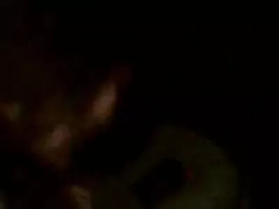 Lenyűgöző ingyen mature sex csaj szexi fehérneműben élvezi a kemény anális ütést