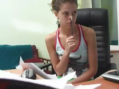 Nagy kakas futball edző baszik pompomlány az  öltöző zuhany