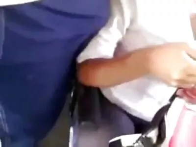 Barna csaladi szexvideo hottie, lendületes mellekkel beüt az ágyba