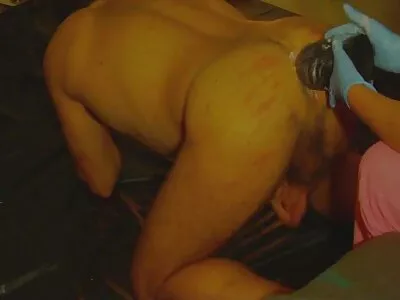 A kedves ébenfa hercegnőt anya és fia porno fiatal szeretője ütni kezdi