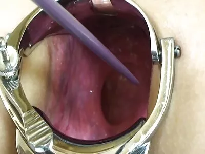 A szőke baba fizetést kap, ha a szexre  készül a természetben